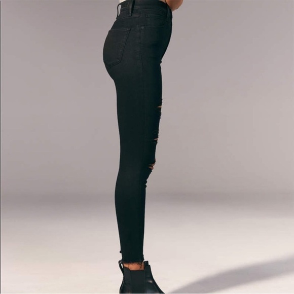 Abercrombie and Fitch Black Ultra High Rise Super Skinny Distressed Jeans Size 2 - Picture 2 of 6